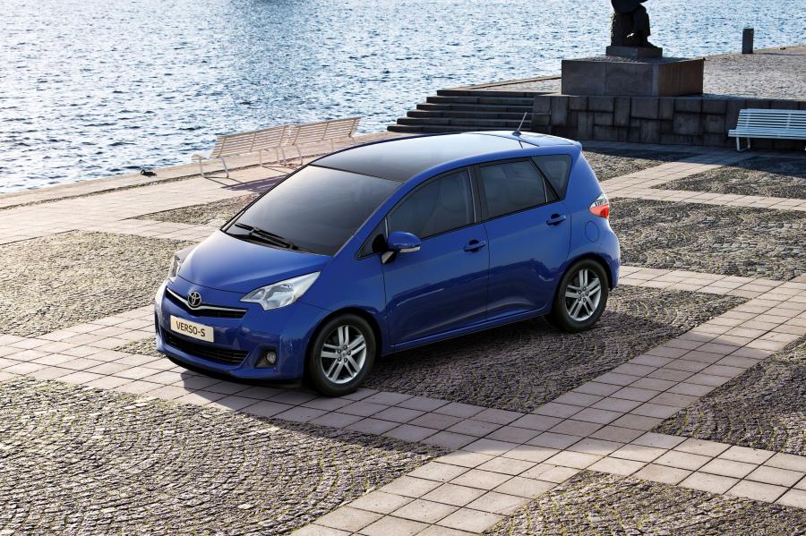  Toyota Verso-S 2010 года  (фото 23 из 109)
